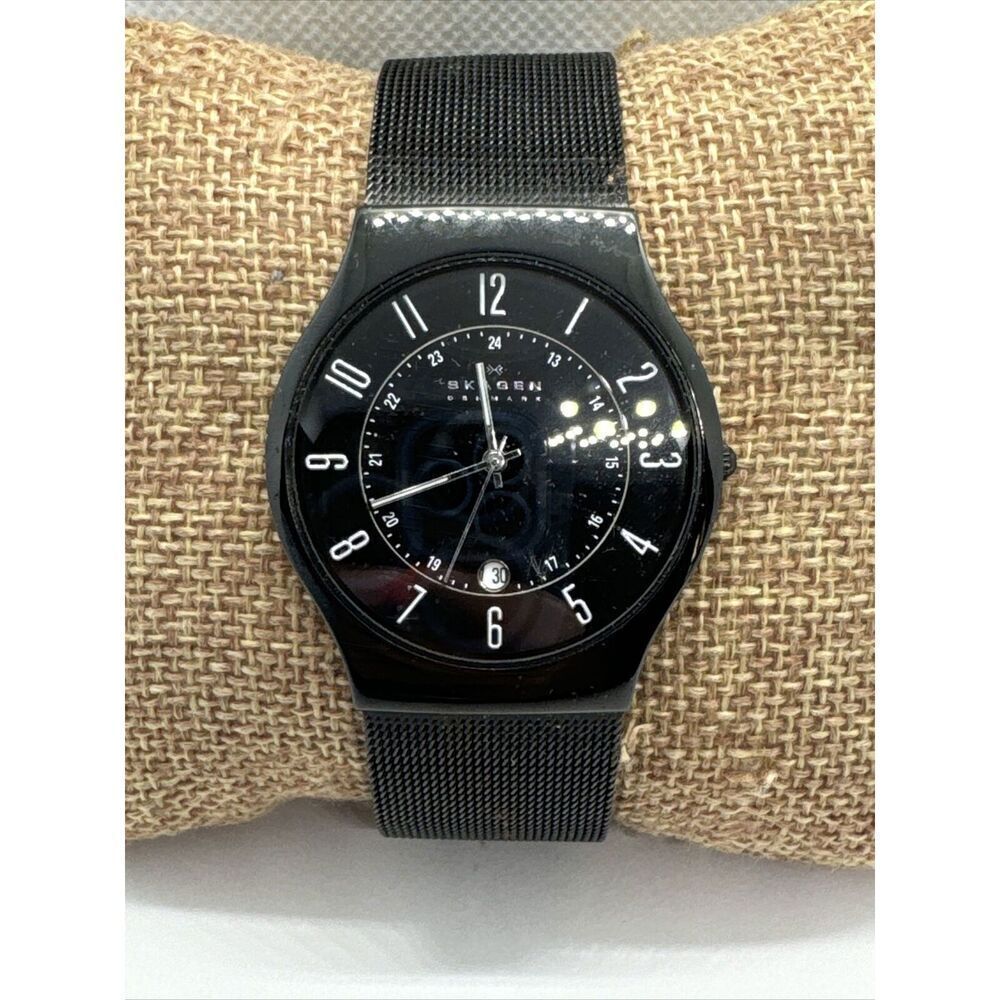 Skagen 233XLTMB Men's Black Titanium Mesh Analog Dial Quartz Wrist Watch AEA170